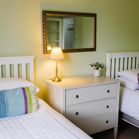 May Tree Cottage Manorbier 5 Mins From The Beach Sleeps 4 Zewnętrze zdjęcie