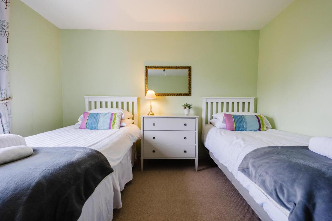 May Tree Cottage Manorbier 5 Mins From The Beach Sleeps 4 Zewnętrze zdjęcie