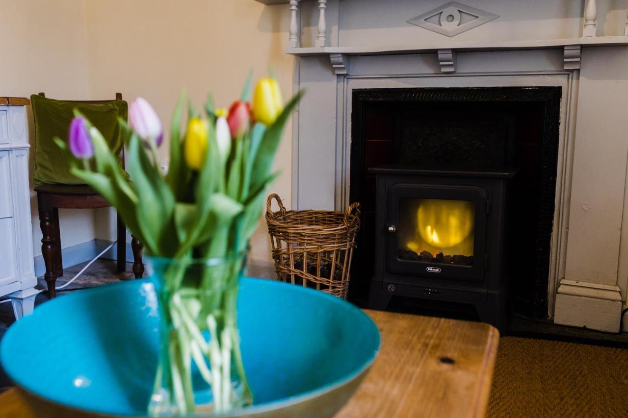 May Tree Cottage Manorbier 5 Mins From The Beach Sleeps 4 Zewnętrze zdjęcie