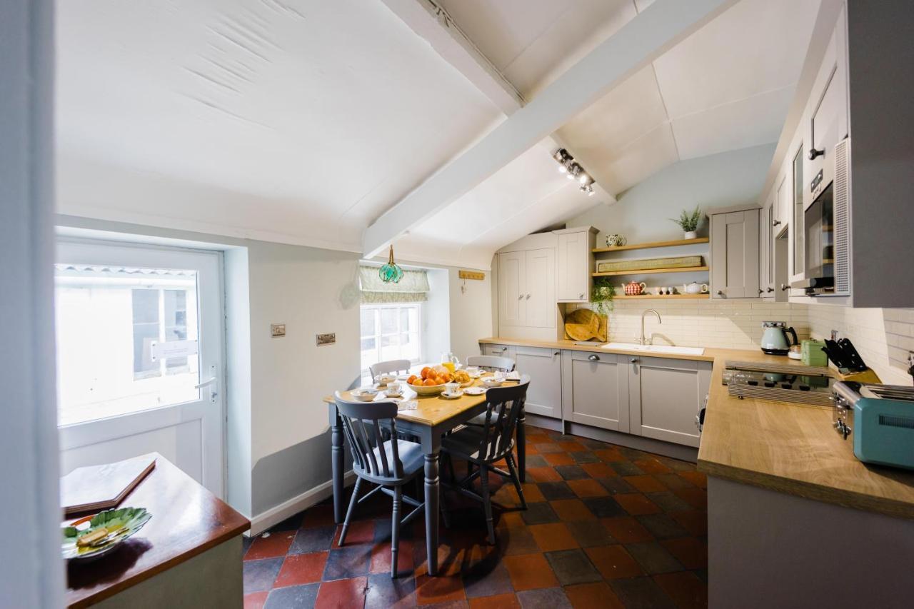 May Tree Cottage Manorbier 5 Mins From The Beach Sleeps 4 Zewnętrze zdjęcie